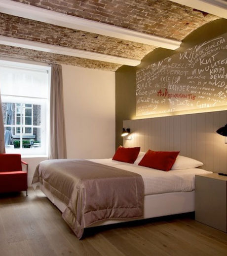 Les chambres de l'hôtel Het Arresthuis offrent les mêmes services mais sont toutes uniques dans leur décoration