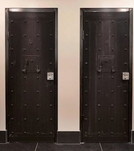 Les portes des chambres de l'hôtel Het Arresthuis ont, quant à elles, gardé un peu l'ambiance du pénitencier 